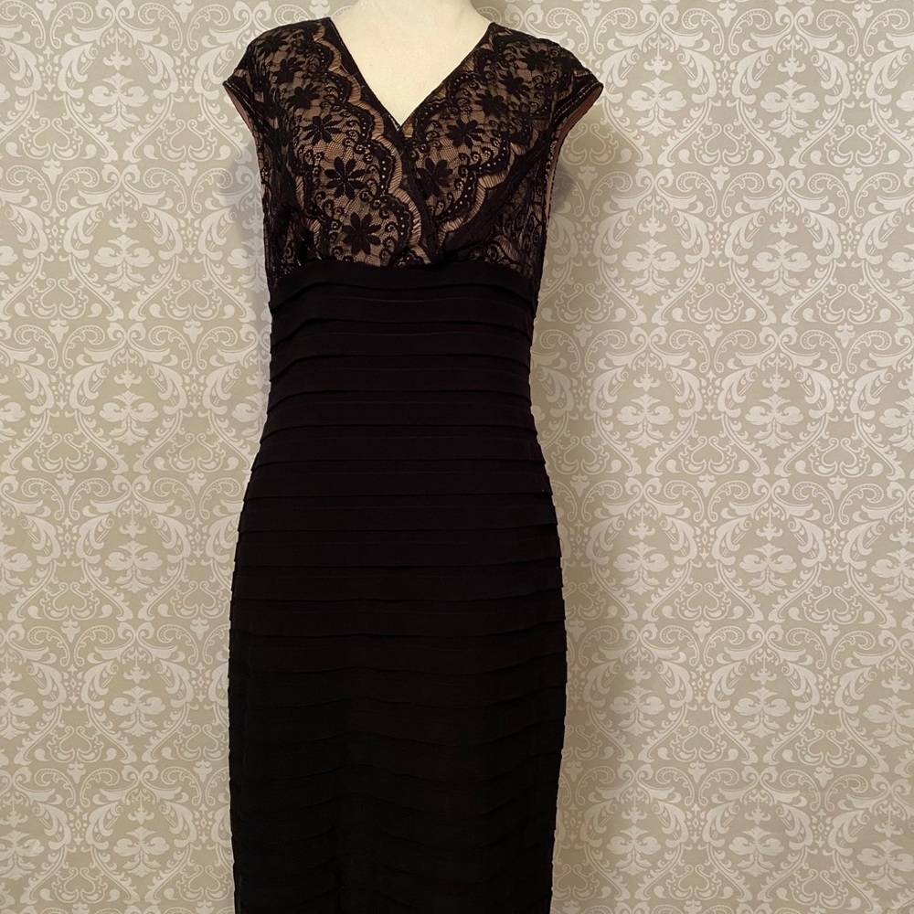 Adrianna Papell short black dress lace accents 14